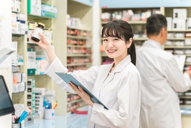 女性の薬剤師さん